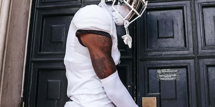 1538x1920 100+] Travis Hunter Wallpapers