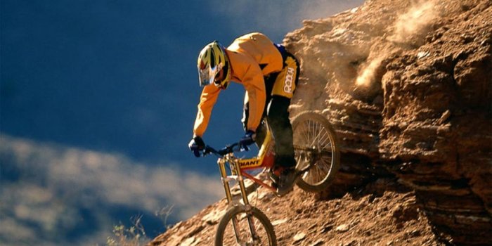 1024x768 downhill-mountain-bike-racing-wallpaper