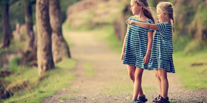 1680x1050 Download Friendship Little Girls