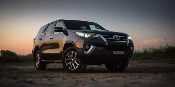 1254x630 Toyota Fortuner Desktop Wallpapers