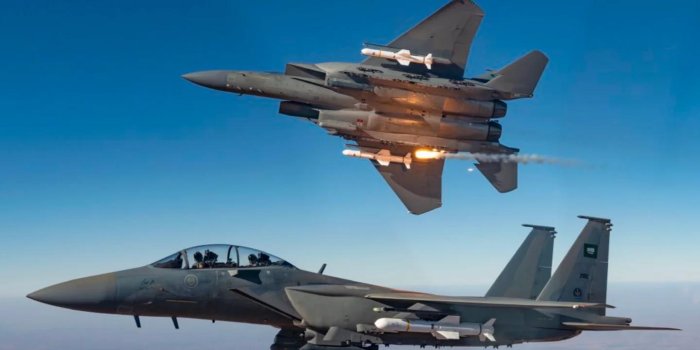 1440x720 McDonnell Douglas (now Boeing) F-15