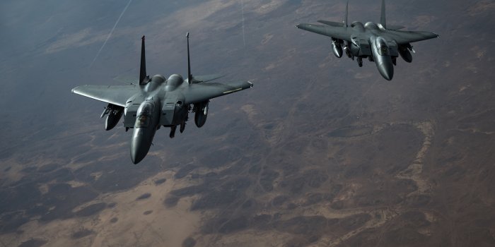 2000x1331 F-15 Strike Eagles keep watch over