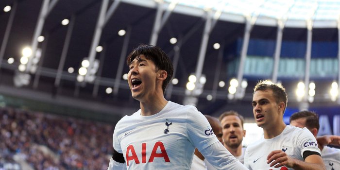 1838x1050 Son Heung-Min Cheering Wallpaper