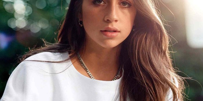 1500x1487 100+] Tate Mcrae Wallpapers