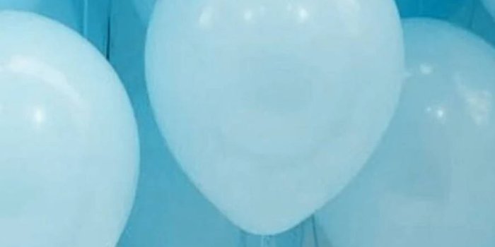 887x1920 Blue Balloons Wallpapers
