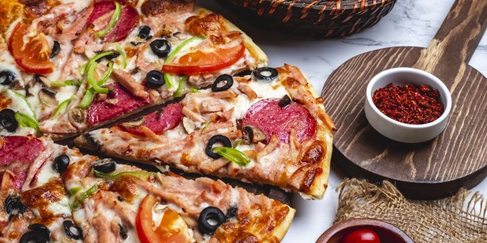 4000x2667 Download Food Pizza 4k Ultra HD Wallpaper