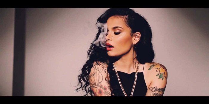 1280x720 heartwarming smile Wallpaper