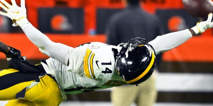 1200x900 George Pickens Incredible Catch Attempt