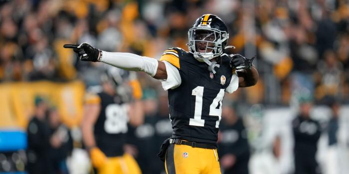 2560x1440 Russell Wilson throws for 2 TDs, runs