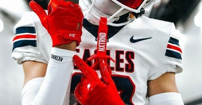 675x1200 EflatunByOzan on MyPin | Football poses, Football uniforms, Cool  football pictures