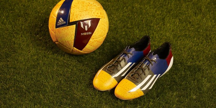 2560x1600 Download Free Adidas Soccer Background