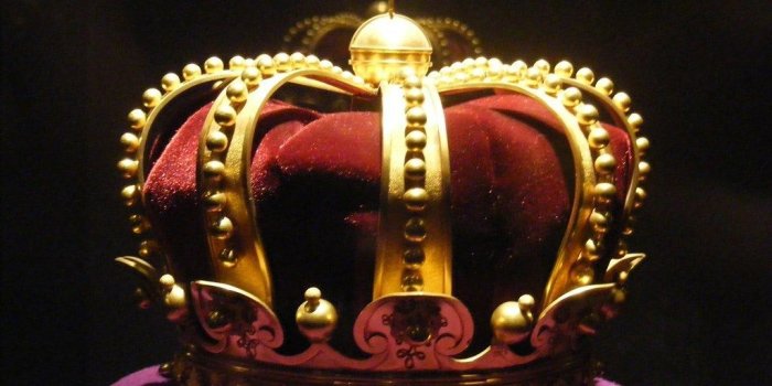 1024x768 Crown Wallpapers - Top Free Crown Backgrounds - WallpaperAccess