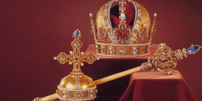 1024x768 Austrian Crown Jewels - Kings and Queens Wallpaper (2581063) - Fanpop