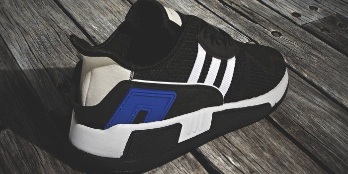 1920x1920 SneakerHDWallpapers.com – Your favorite sneakers in HD and mobile