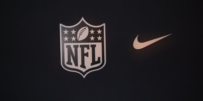3872x2176 Download Nike Logo In Bracelet Photography Wallpaper HD Desktop