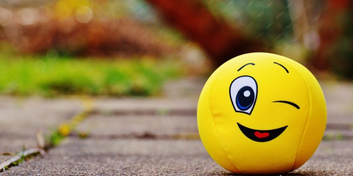 3840x2160 Download wallpaper 3840x2160 ball, smile, happy, toy 4k uhd 16:9 hd