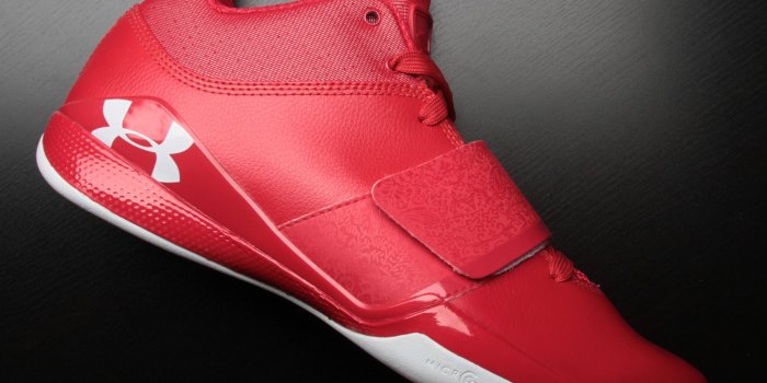 2000x1761 Wallpaper: Under Armour Micro G Bloodline - Compton Red | Eastbay