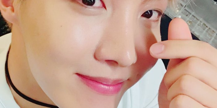 1080x1920 tiny prince. — BTS heart wallpaper ❤️ Like or reblog if you...