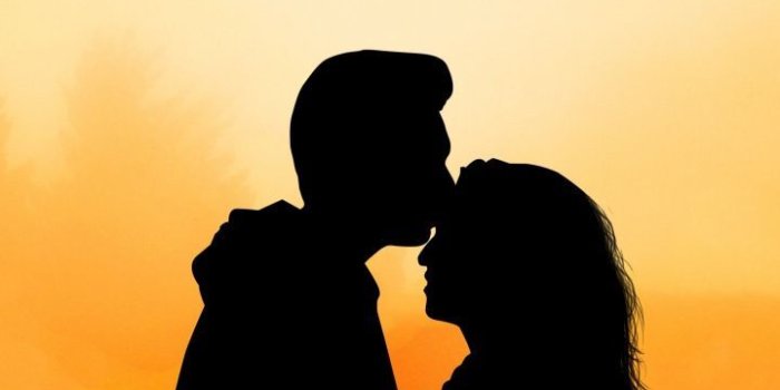 720x1280 Couple, hug, kiss, love, outdoor, sunset, 720x1280 wallpaper