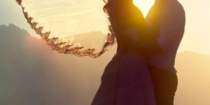 950x1689 Download Couple Sunset Heart Free Pure 4K Ultra HD Mobile Wallpaper