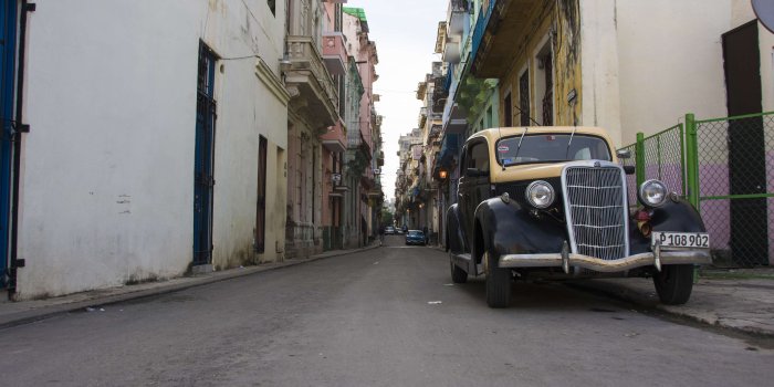 3840x2560 3019666 city, city challenge, classic, classic car, cuba, street