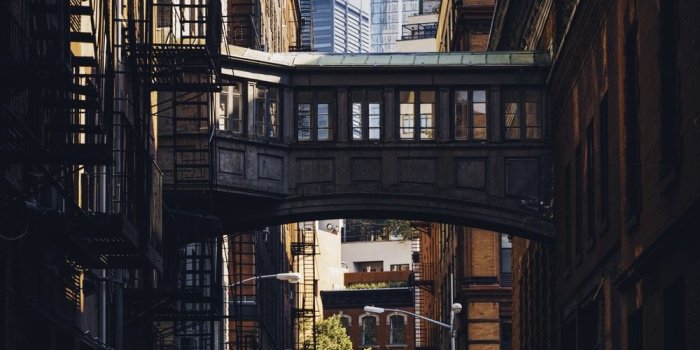 1000x1448 A classic New York City gem. | HD photo by Lerone Pieters