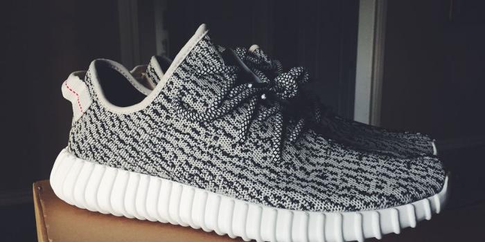 1024x768 Yeezy Wallpaper Hd - Adidas Black Logo Wallpaper For Iphone (#334685