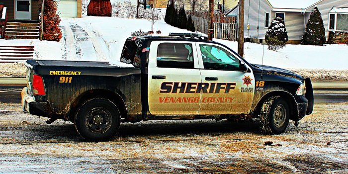 3318x2212 Wallpaper : county, winter, cold, Truck, franklin, snowy, police
