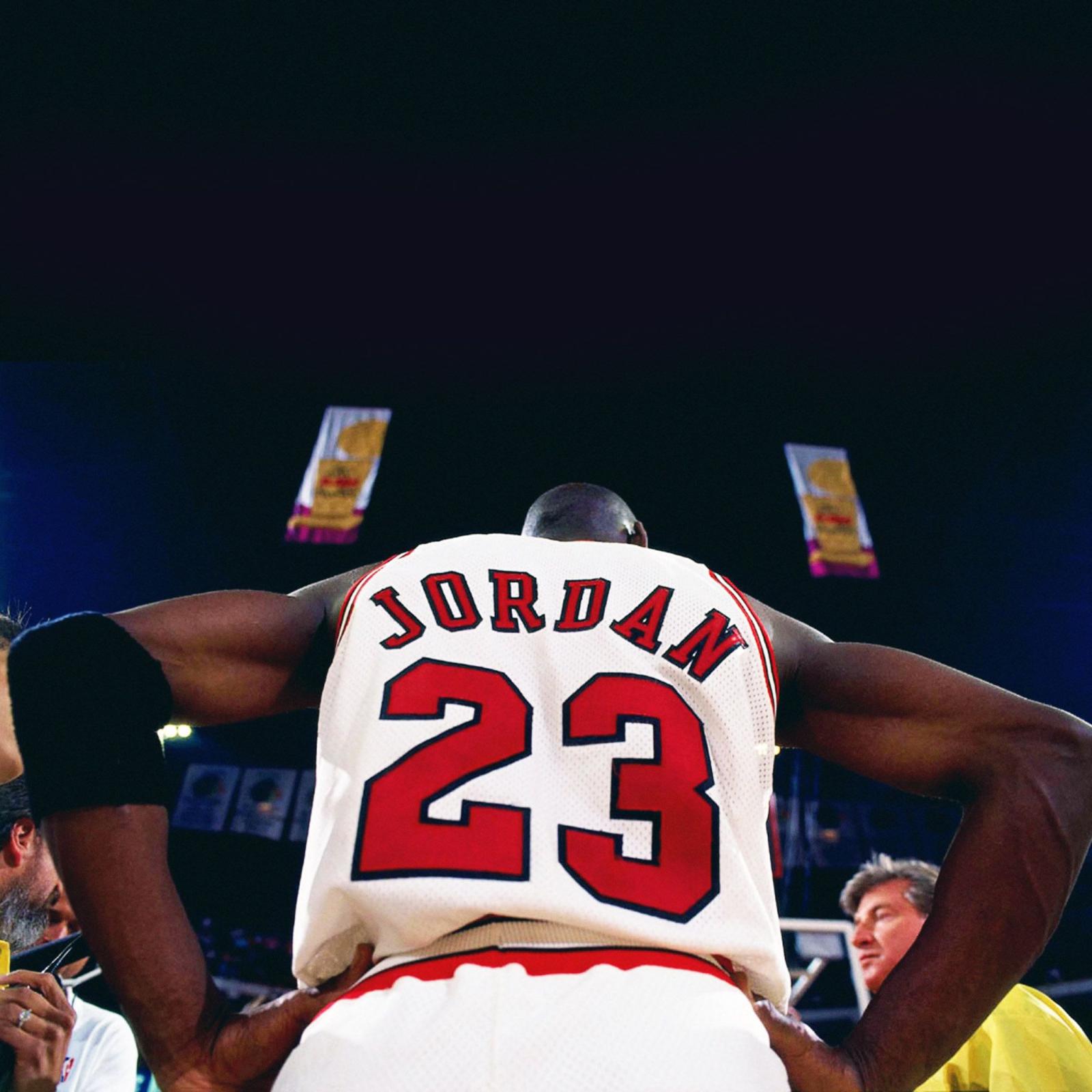 2048x2048 Jordan - Michael Jordan Back Turned (#112050) - HD Wallpaper Download
