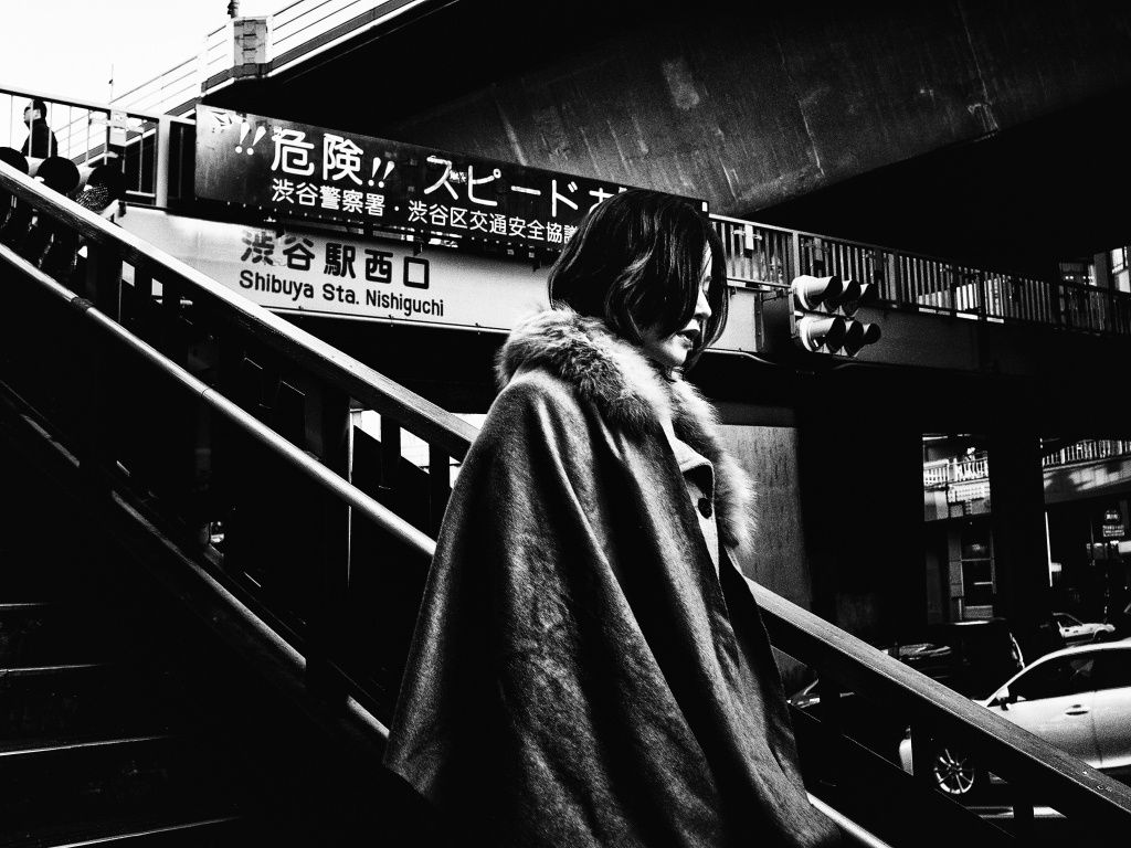 1024x768 Tokyo in Black and White: The Street Photography of Tatsuo Suzuki