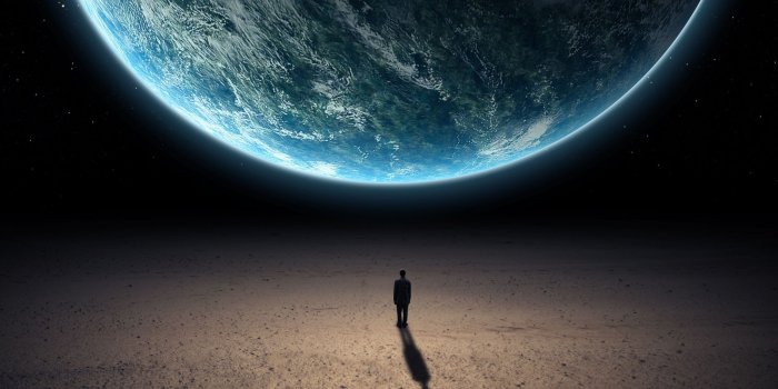 2048x1536 Alone In The Universe ❤ 4K HD Desktop Wallpaper for 4K Ultra HD TV