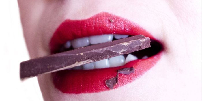 1920x1080 Download wallpaper 1920x1080 lips, teeth, chocolate, girl, lipstick