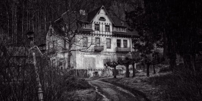 1920x1080 Black and White Haunted House HD Wallpaper - Wallpaper Stream