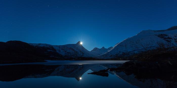 3840x2160 Wallpaper night 4K, lake, mountains