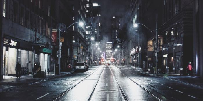 1280x720 Download wallpaper 1280x720 night city, street, road, buildings