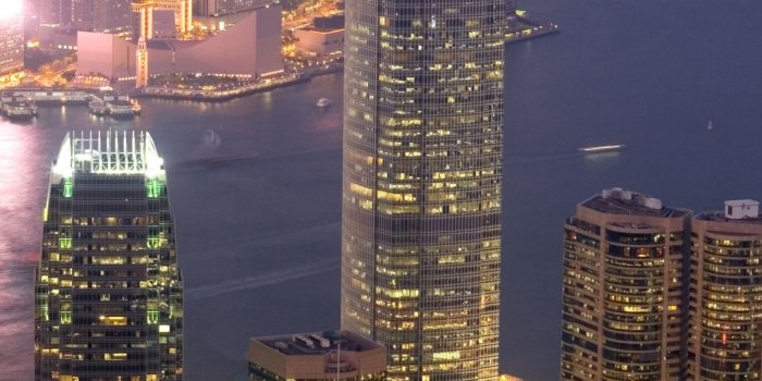 1080x1920 Hong Kong City Lights 4K Ultra HD Wallpaper | 4K-Wallpaper.Net