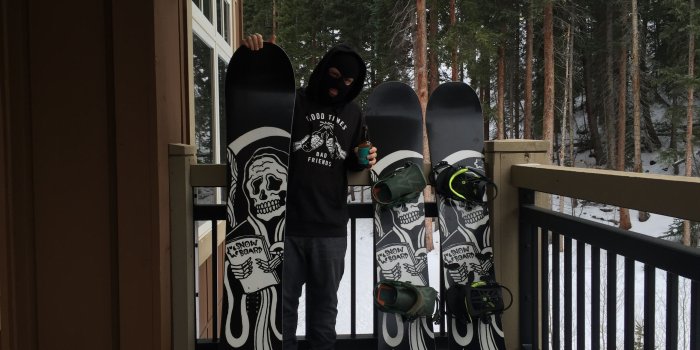 3264x2448 Artist Profile: comforting the disturbed with Sketchy Tank