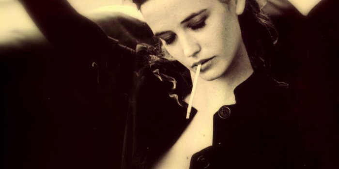 1600x1001 47+] Girl Smoking Wallpaper on WallpaperSafari