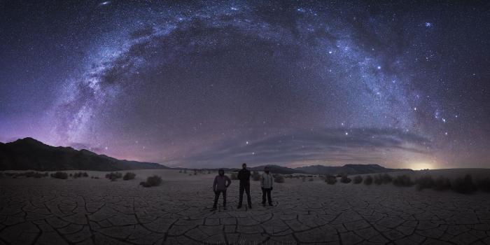 2048x1152 Foggy Valley with Milky Way wallpaper