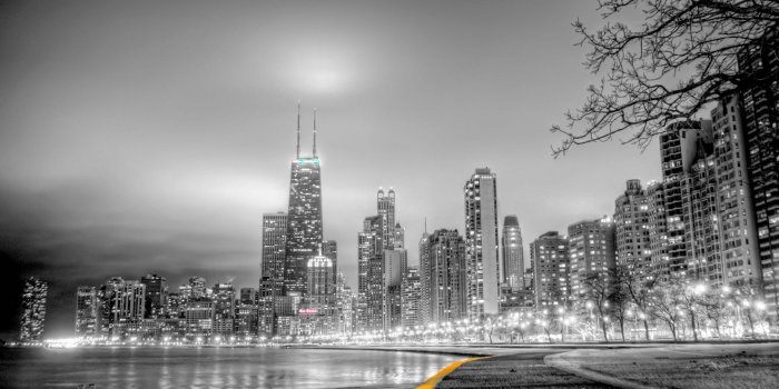 2560x1600 Black And White City Wallpapers