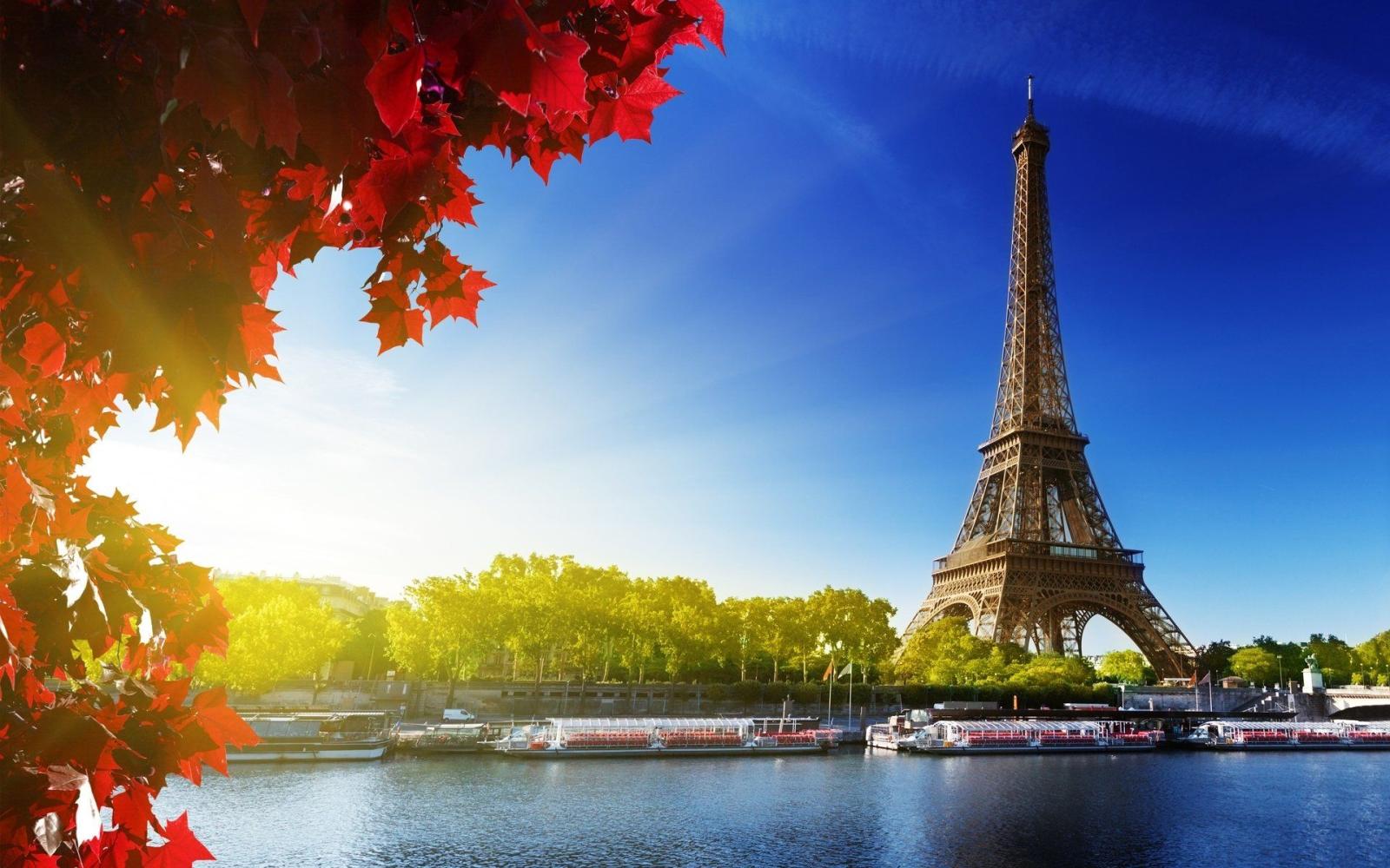 1920x1200 Paris Desktop Wallpapers 1366x768 (171.89 KB)