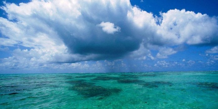 1024x768 Blue Sky Beach wallpaper