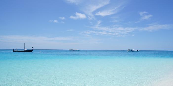 2624x3936 blue sky blue water green hill wallpaper Gallery