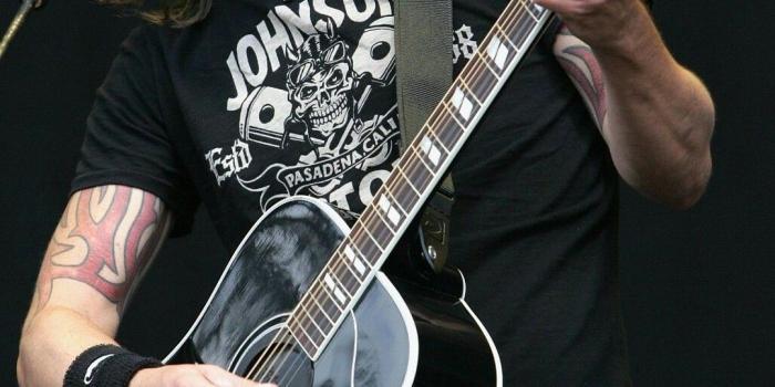 1080x1920 Dave Grohl Foo Fighters iPhone Wallpaper | 2019 3D iPhone Wallpaper