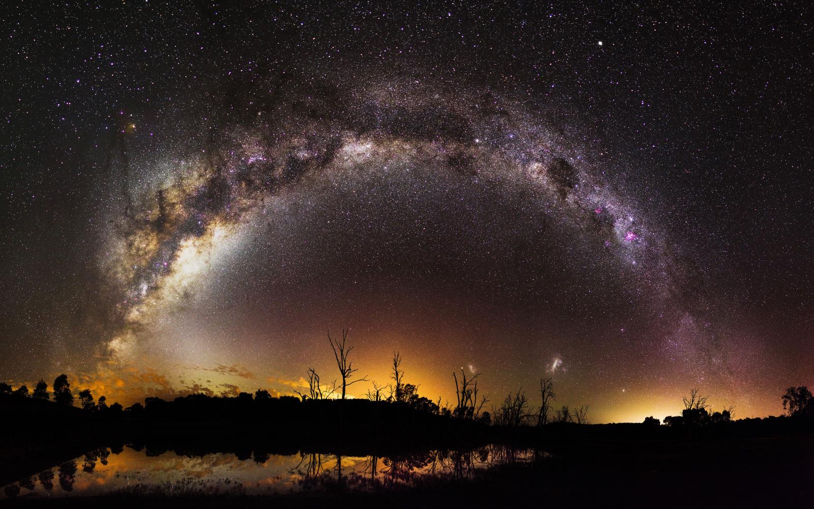 3840x2400 Milky Way over Harvey Dam in Western Australia 4k Ultra HD Wallpaper