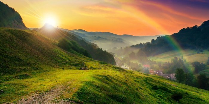 2000x1267 Hillside Near The Village In Morning Mist - The Wallpaper