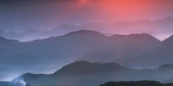 1360x2048 Hills Sunrise - Red sun in the morning when rising from a hillside