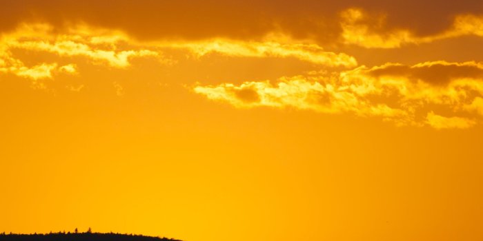 2048x2732 Hillside Sunset 10-13-2017 Wallpaper Background | Kicking Designs