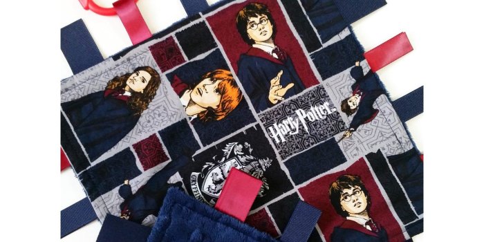 2400x1800 Harry Potter - Ribbon tag blanket made w/ Harry Potter print with  Gryffindor characters, infant sensory toy, baby blanket