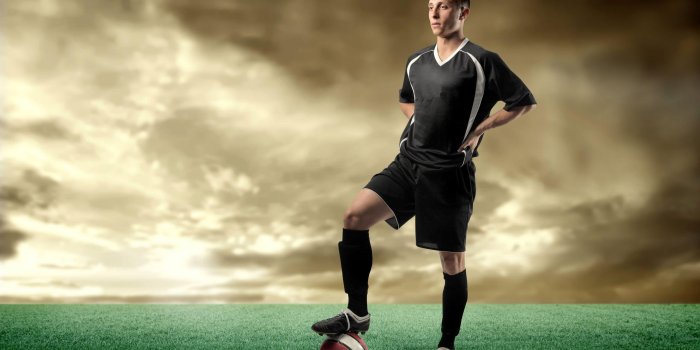 2560x1600 Soccer Players Wallpapers